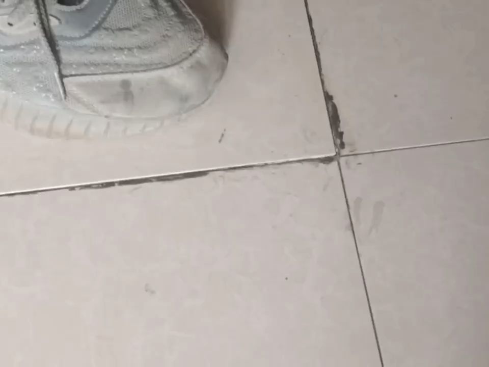 地面瓷砖空鼓会怎么样(地面瓷砖空鼓怎样补救最结实) 地面瓷砖空鼓会怎么样(地面瓷砖空鼓怎样补救最结实)